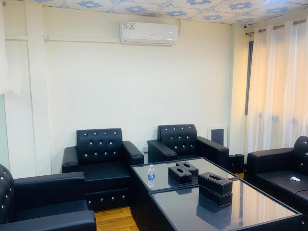 דובאי Parasol Hotel מראה חיצוני תמונה