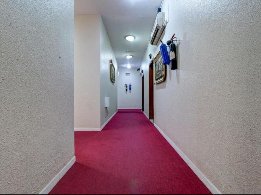 דובאי Parasol Hotel מראה חיצוני תמונה