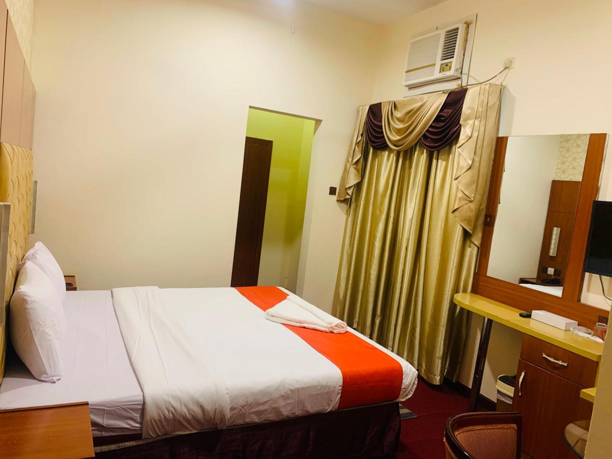 דובאי Parasol Hotel מראה חיצוני תמונה