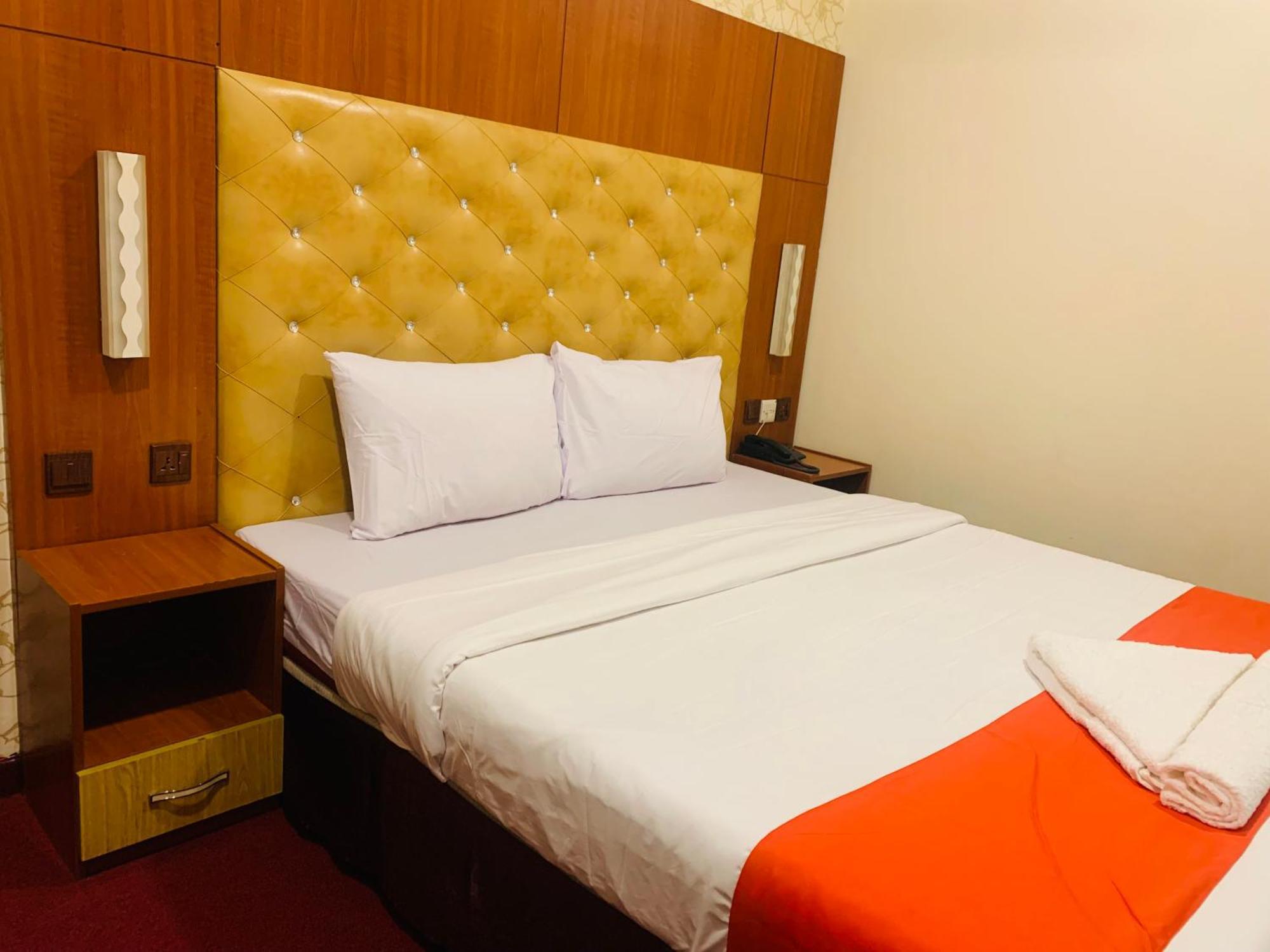 דובאי Parasol Hotel מראה חיצוני תמונה