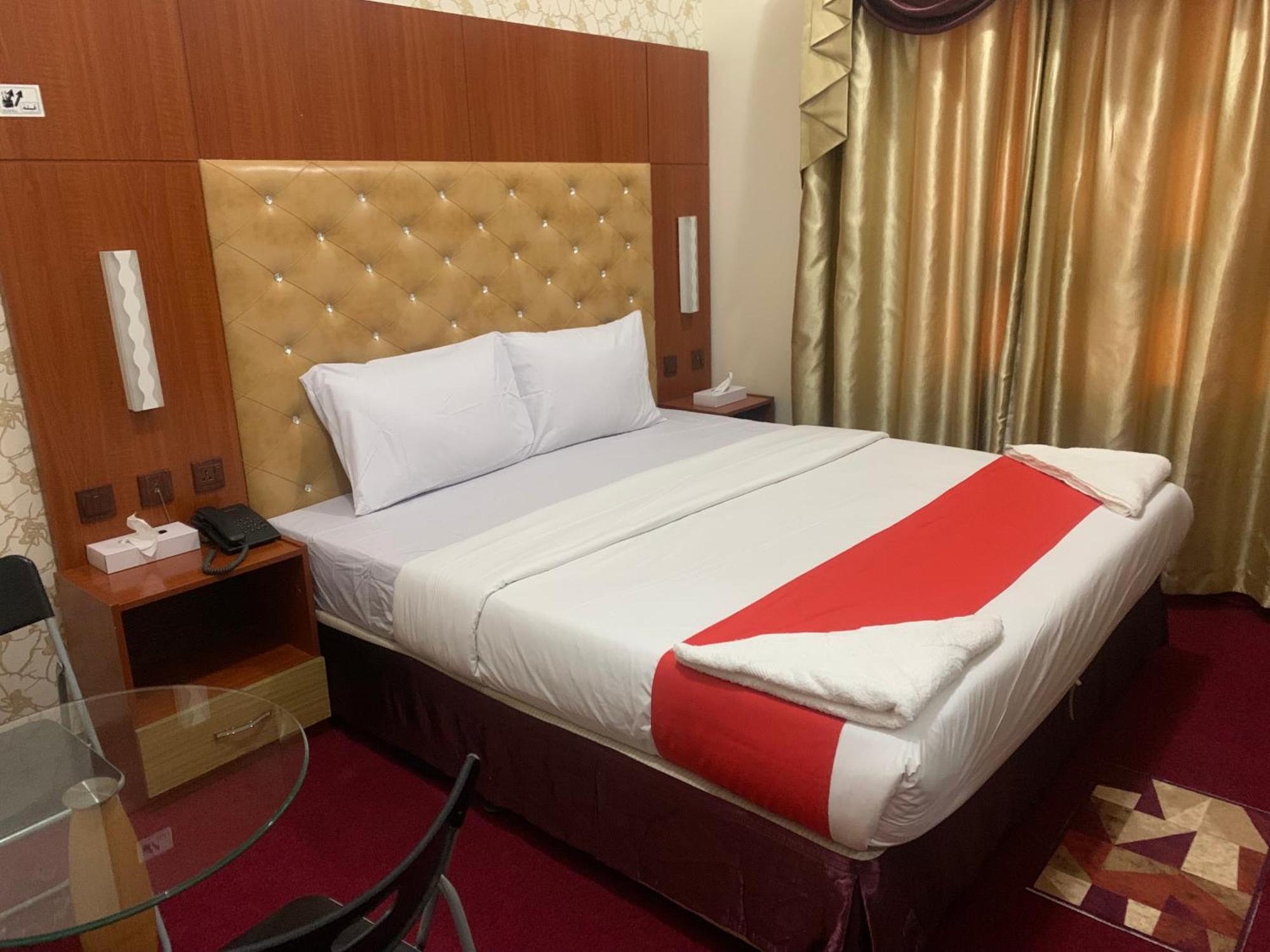 דובאי Parasol Hotel מראה חיצוני תמונה