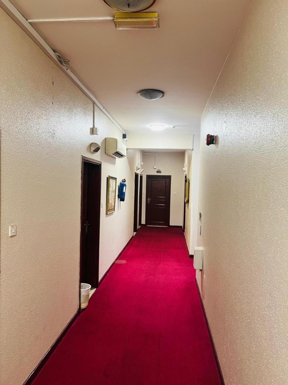 דובאי Parasol Hotel מראה חיצוני תמונה