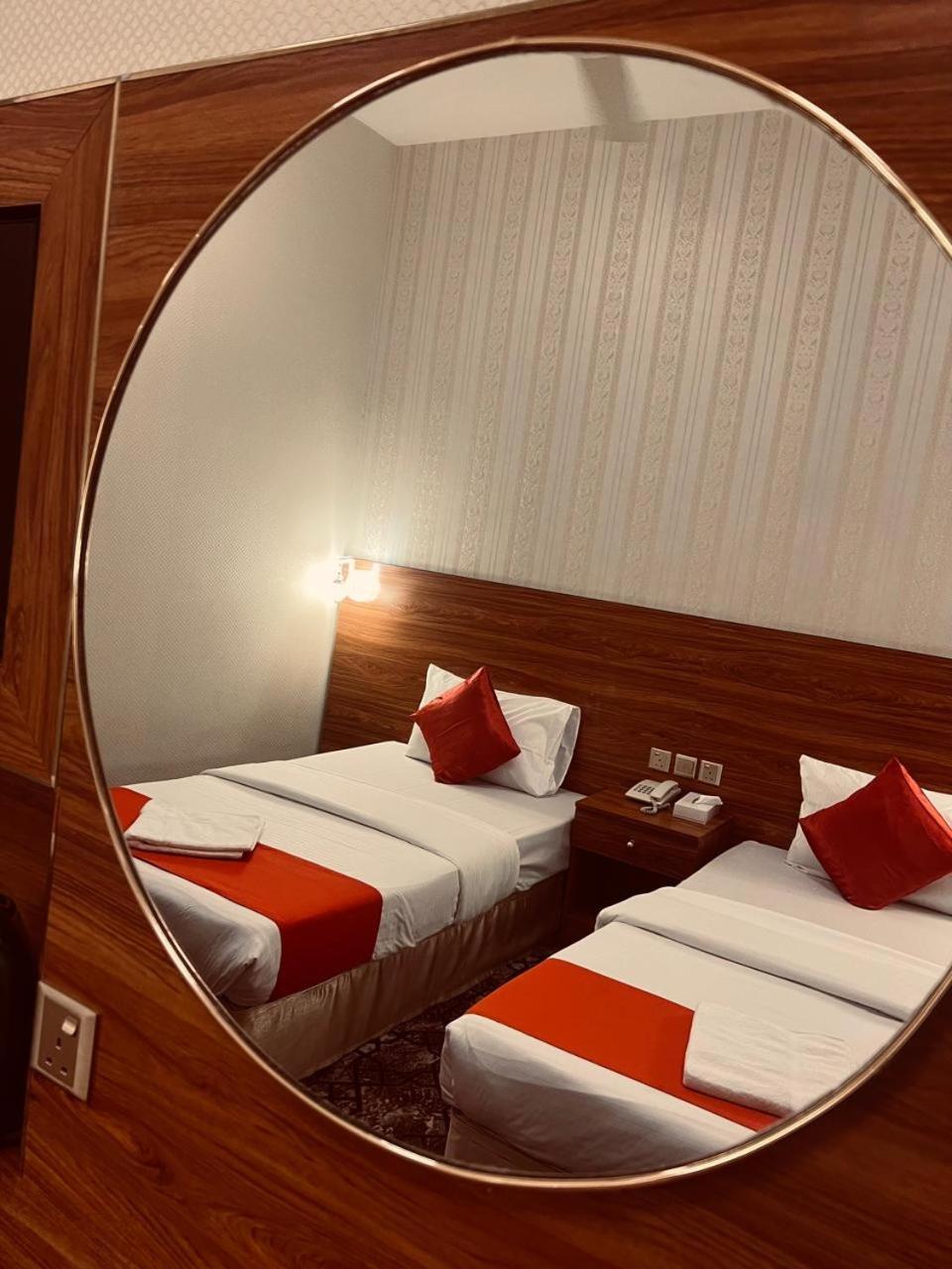 דובאי Parasol Hotel מראה חיצוני תמונה